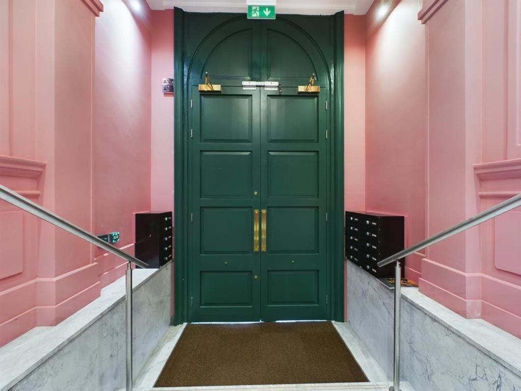 M1 City Centre 3 Bed 3 Bath Luxe Penthouse Manchester Bagian luar foto