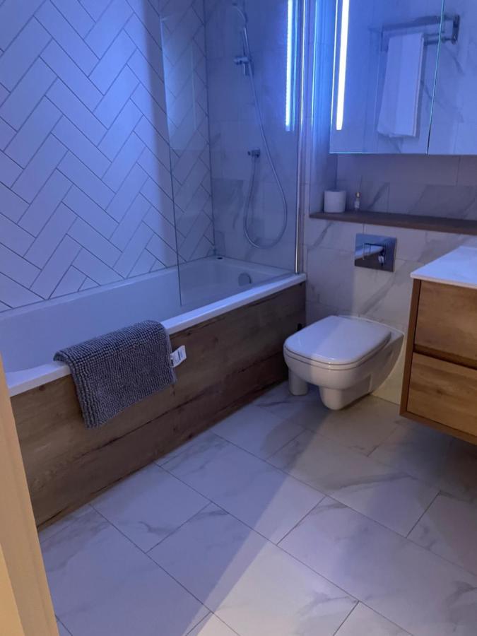 M1 City Centre 3 Bed 3 Bath Luxe Penthouse Manchester Bagian luar foto