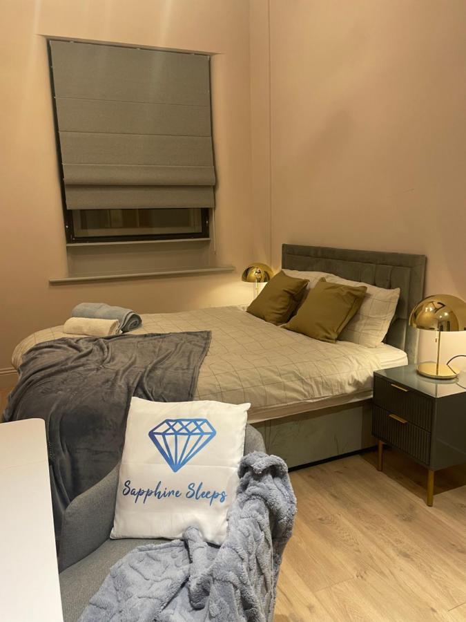 M1 City Centre 3 Bed 3 Bath Luxe Penthouse Manchester Bagian luar foto