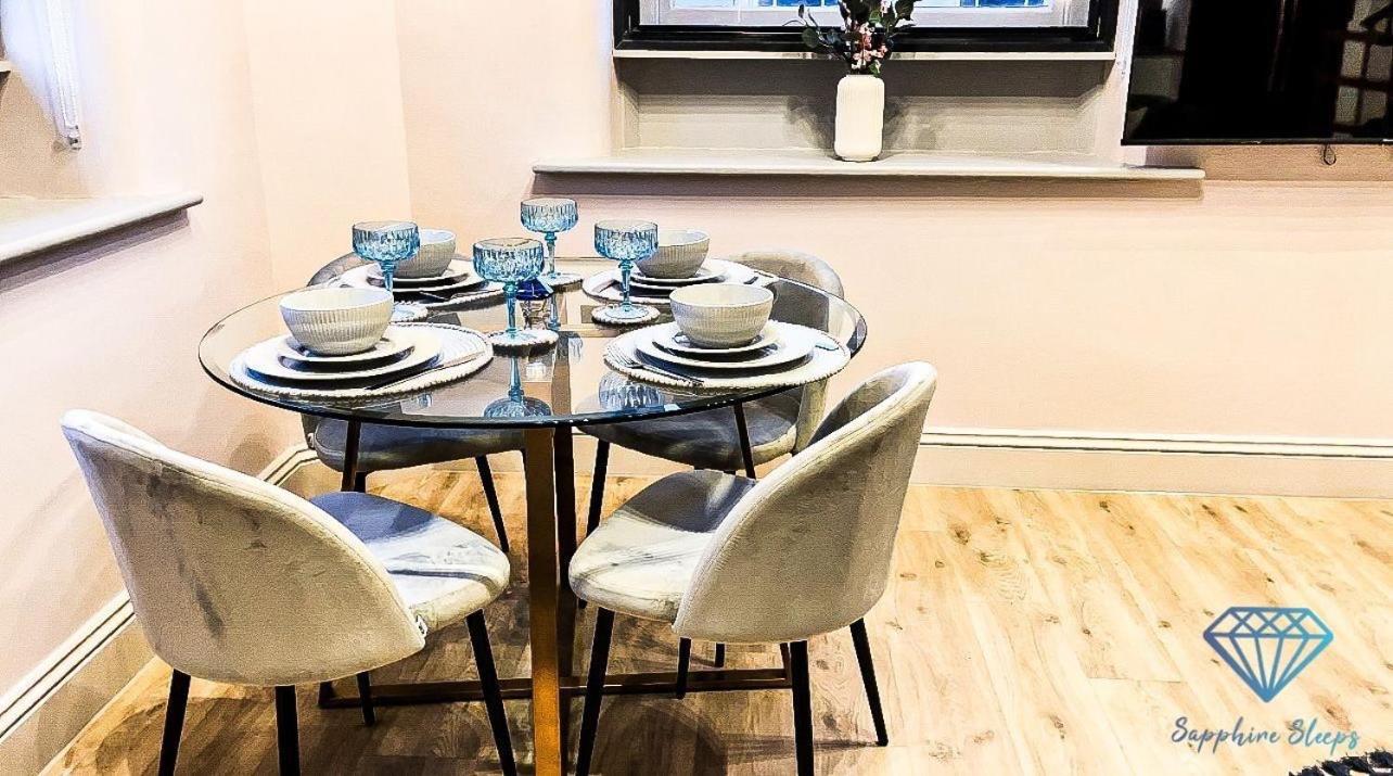 M1 City Centre 3 Bed 3 Bath Luxe Penthouse Manchester Bagian luar foto