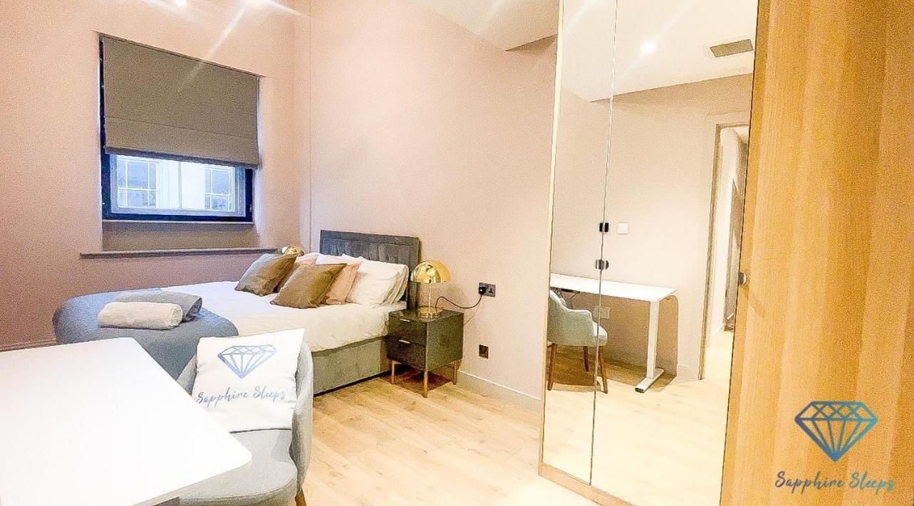M1 City Centre 3 Bed 3 Bath Luxe Penthouse Manchester Bagian luar foto
