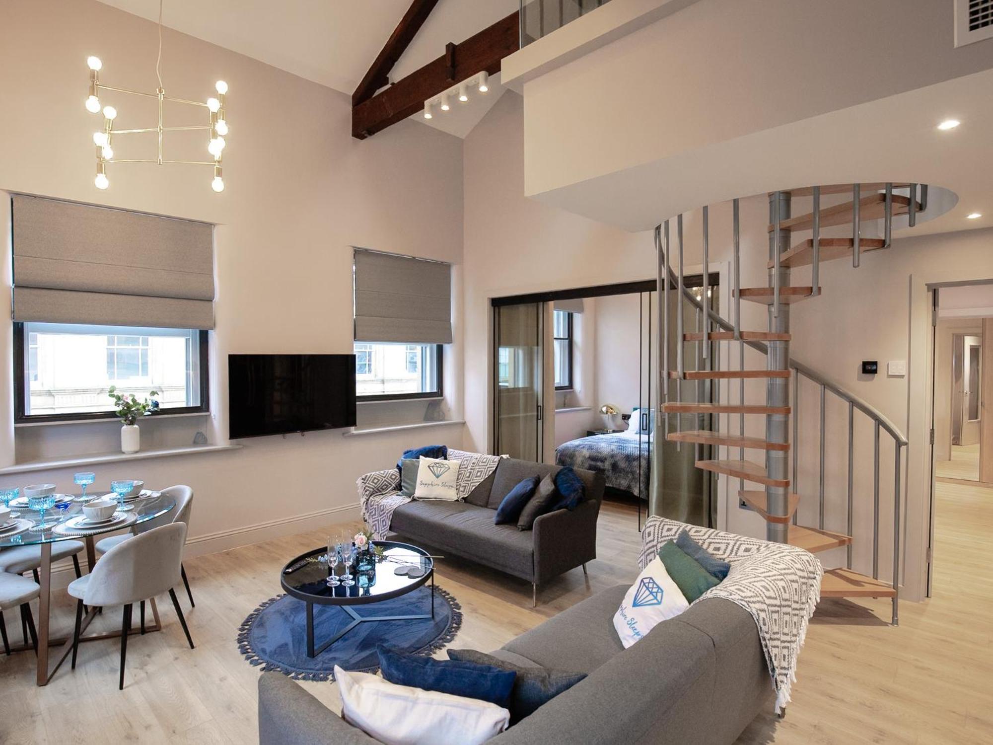 M1 City Centre 3 Bed 3 Bath Luxe Penthouse Manchester Bagian luar foto